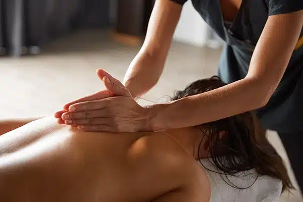 Full Body Massage In Spa Salon