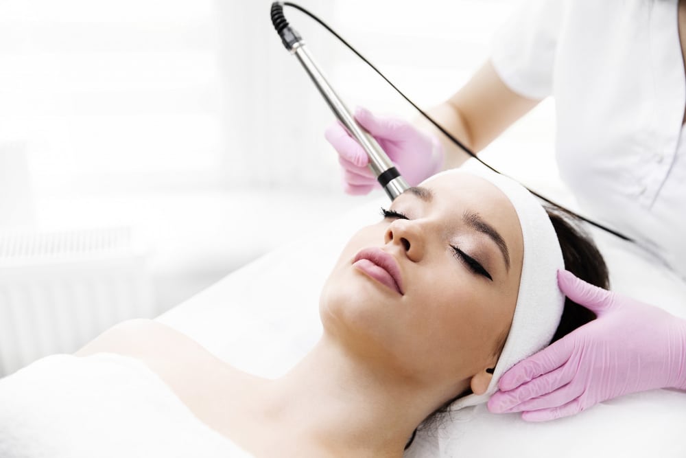 What Is The Difference Between Hydrodermabrasion And Microdermabrasion