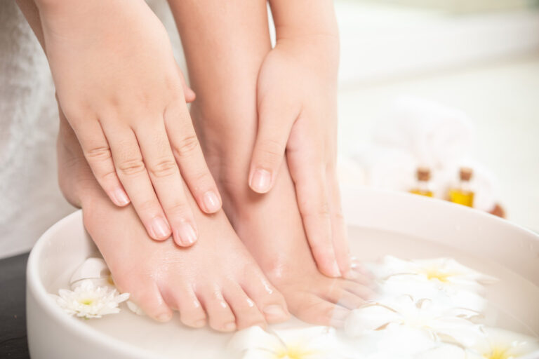 Rejuvenate your Feet with Skin Apeel's Paraffin Hydration Pedicure
